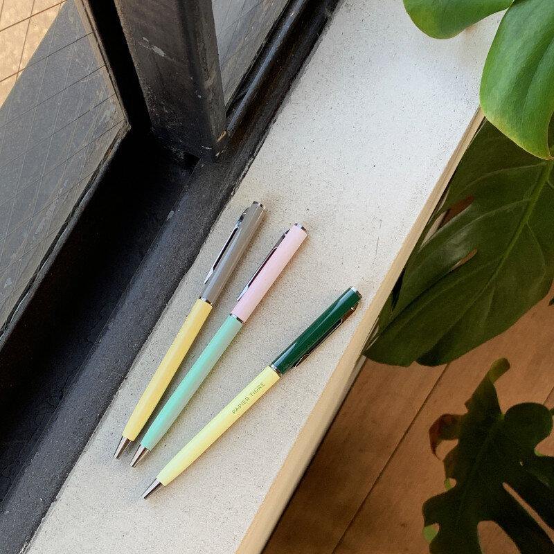 Metal Ballpoint Pen 0.7 - tactile sensibility