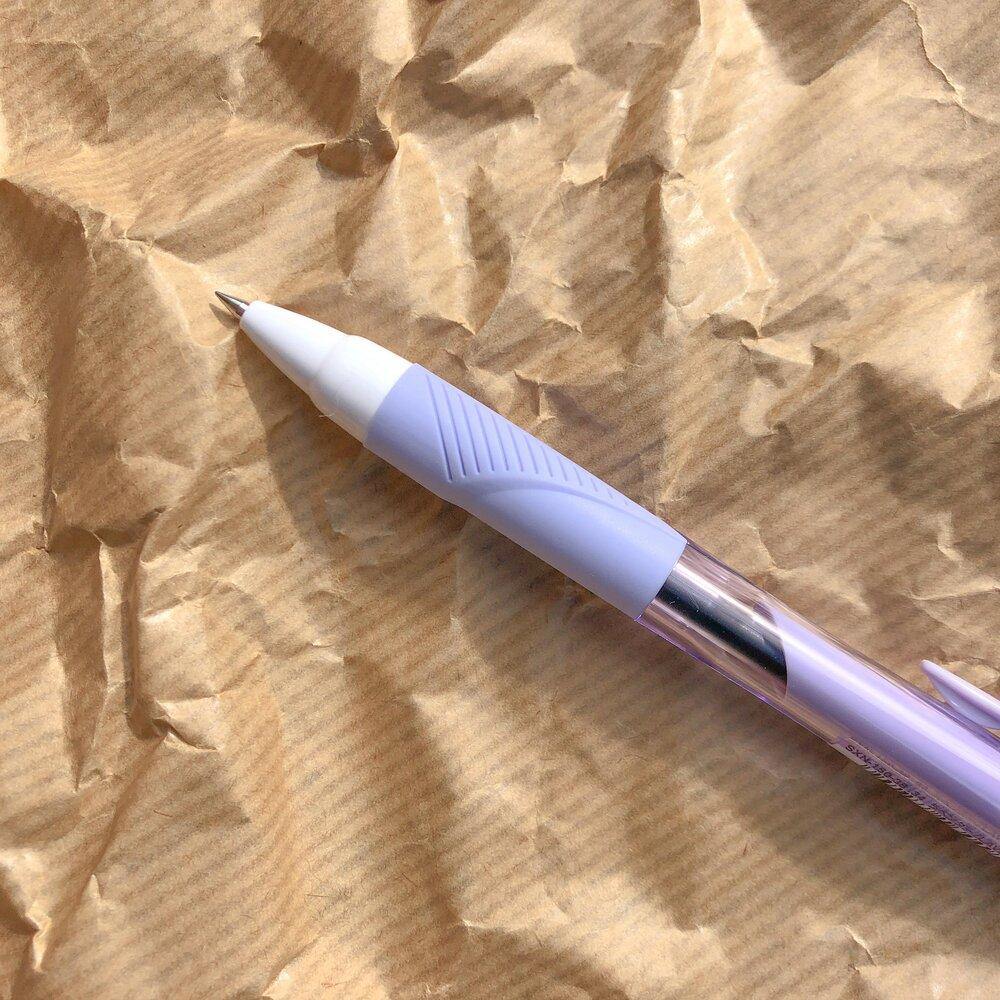 Jetstream Retractable Gel Pen in 0.38mm, 0.5mm, and 0.7mm Ñ smooth, low-viscosity ink with a retractable tip and side clip. TACTO STUDIO